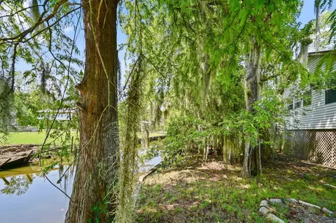 Exterior - 13065 Fox St, Maurepas, LA 70449 photo 3 of 7