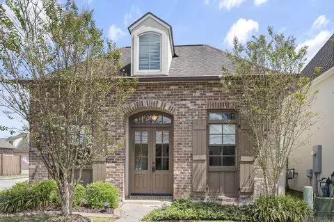 14407 Villa Carre Dr, Baton Rouge, LA 70810