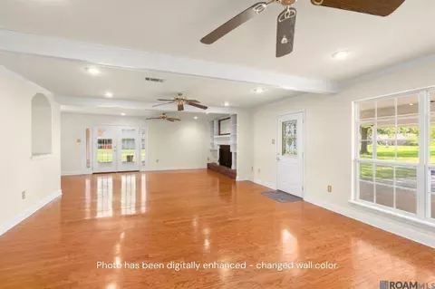 Living - 3811 Epperson St, Baker, LA 70714 photo 2 of 5