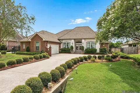 311 Riverwood Dr, Saint Rose, LA 70087