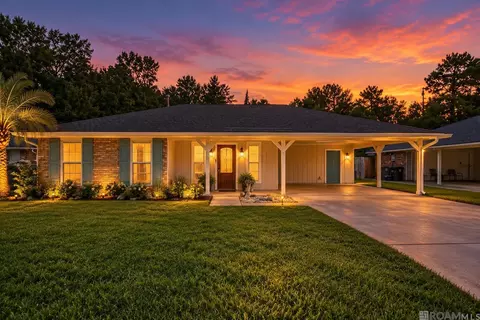 15351 Country Rd, Greenwell Springs, LA 70739