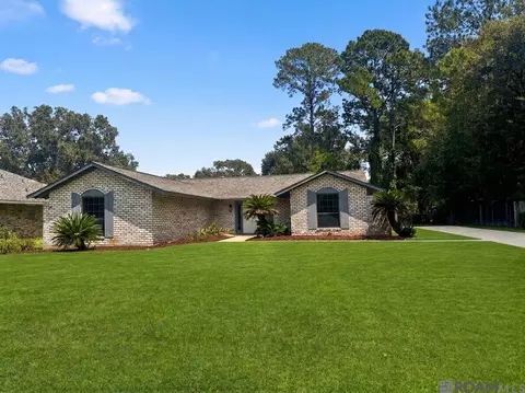 910 Angee Dr, Denham Springs, LA 70726