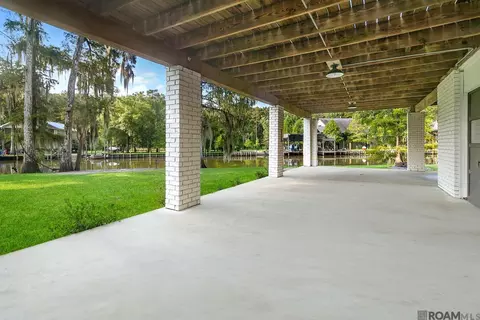 Exterior - 14831 Paradise Rd, Maurepas, LA 70449 photo 2 of 5