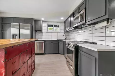 Kitchen - 14831 Paradise Rd, Maurepas, LA 70449 photo 1 of 1