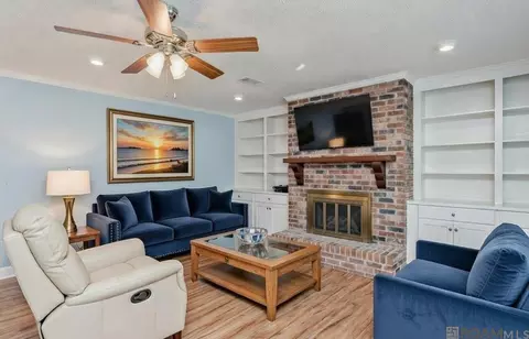 Living - 14162 Forest Glen Ln, Walker, LA 70785 photo 1 of 2