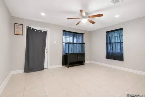 Living - 1128 Sinbad St, Baker, LA 70714 photo 1 of 1