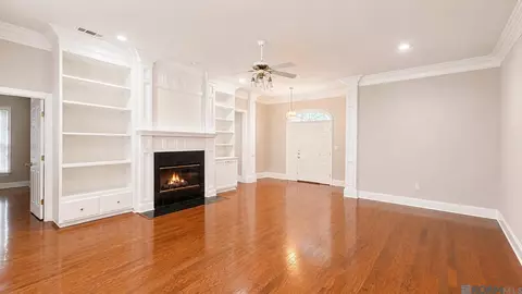 Living - 30125 Oak Shadow Dr, Walker, LA 70785 photo 2 of 2