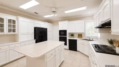 Kitchen - 30125 Oak Shadow Dr, Walker, LA 70785 photo 1 of 2