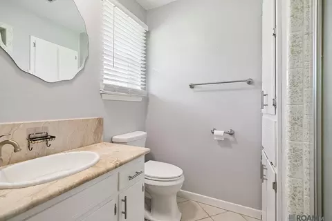 Bath - 33873 Duff Rd, Walker, LA 70785 photo 2 of 2