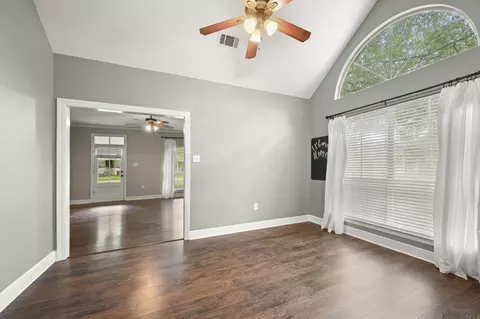 Living - 27561 Country Dr, Walker, LA 70785 photo 1 of 4