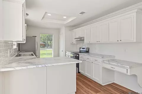 Kitchen - 13973 Guy St, Walker, LA 70785 photo 3 of 3