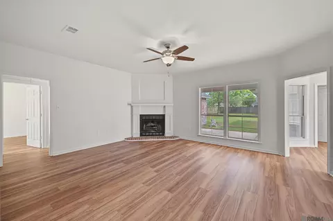 Living - 13973 Guy St, Walker, LA 70785 photo 1 of 3
