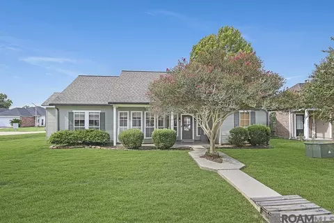 9241 Pecan Tree Dr, Baton Rouge, LA 70810