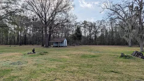 Exterior - 7944 Comite Acres Dr, Baker, LA 70714 photo 9 of 12