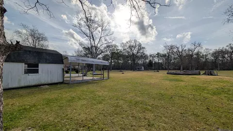 Exterior - 7944 Comite Acres Dr, Baker, LA 70714 photo 8 of 12