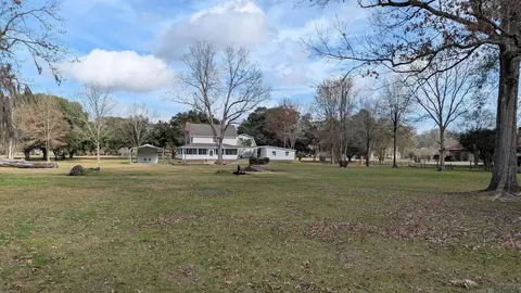 Exterior - 7944 Comite Acres Dr, Baker, LA 70714 photo 10 of 12