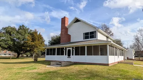 Exterior - 7944 Comite Acres Dr, Baker, LA 70714 photo 7 of 12