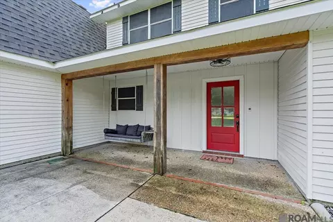Exterior - 7944 Comite Acres Dr, Baker, LA 70714 photo 2 of 12