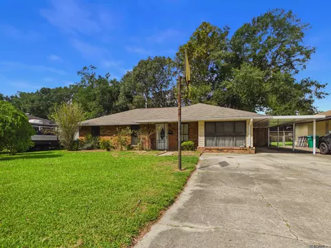 1027 Bruce Dr, Denham Springs, LA 70726