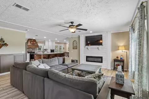 Living - 7380 La Hwy 10, Ethel, LA 70730 photo 1 of 4