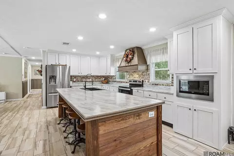 Kitchen - 7380 La Hwy 10, Ethel, LA 70730 photo 1 of 2