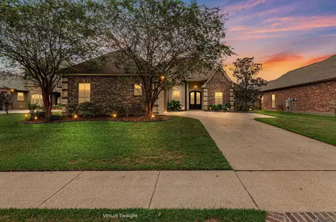 14670 Wisteria Lakes Dr, Baton Rouge, LA 70818