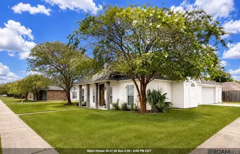 6406 Woodside Dr, Zachary, LA 70791