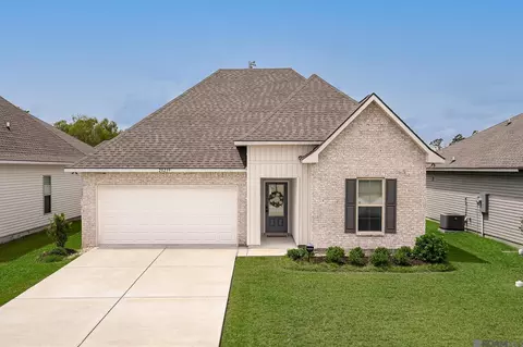 28259 Moreau Dr, Denham Springs, LA 70726
