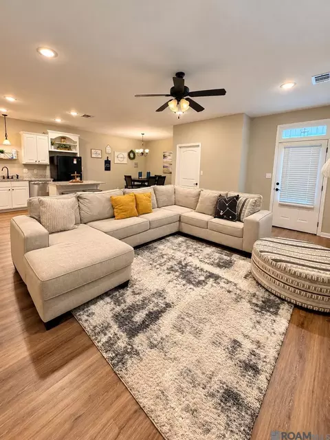 Living - 183 River Mill Dr, Brusly, LA 70719 photo 2 of 3