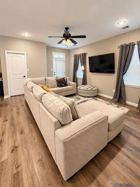 Living - 183 River Mill Dr, Brusly, LA 70719 photo 1 of 3