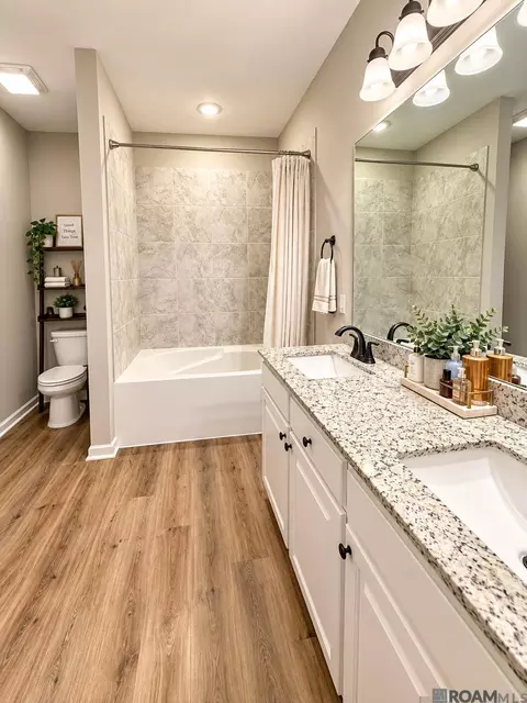 Bath - 183 River Mill Dr, Brusly, LA 70719 photo 1 of 2