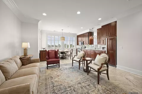 7707 Bluebonnet Blvd # 329, Baton Rouge, LA 70810