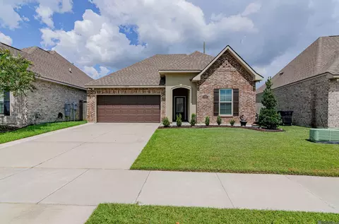 10055 Ole Millstead Ct, Baton Rouge, LA 70816