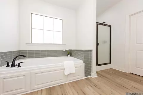 Bath - 13348 Williamsburg Ave, Walker, LA 70785 photo 4 of 8