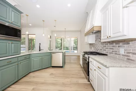 Kitchen - 13348 Williamsburg Ave, Walker, LA 70785 photo 2 of 2