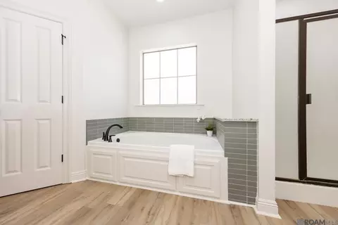 Bath - 13348 Williamsburg Ave, Walker, LA 70785 photo 5 of 8