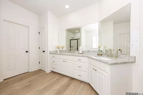 Bath - 13348 Williamsburg Ave, Walker, LA 70785 photo 3 of 8