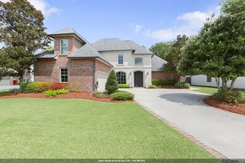 16566 Long Lake Dr, Prairieville, LA 70769