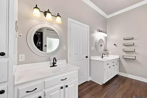 Bath - 33798 Cane Market Rd, Walker, LA 70785 photo 1 of 7