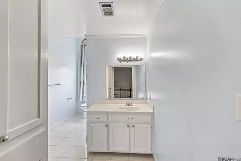 Bath - 33798 Cane Market Rd, Walker, LA 70785 photo 4 of 7