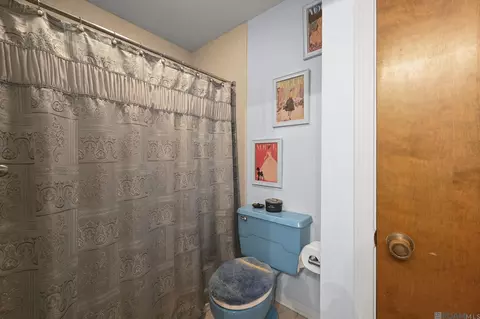 Bath - 35013 J W Hall Rd, Walker, LA 70785 photo 3 of 5