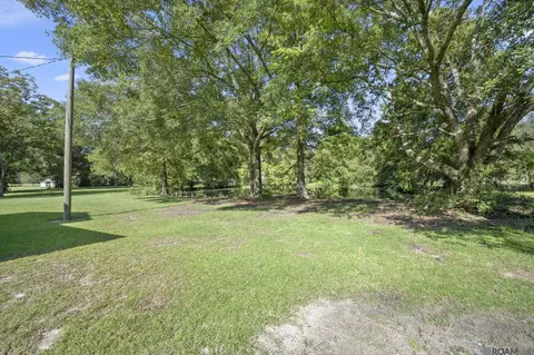 Exterior - 35013 J W Hall Rd, Walker, LA 70785 photo 9 of 9