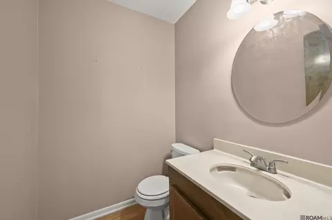 Bath - 35013 J W Hall Rd, Walker, LA 70785 photo 4 of 5