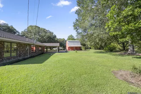 Exterior - 35013 J W Hall Rd, Walker, LA 70785 photo 4 of 9
