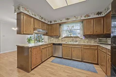 Kitchen - 35013 J W Hall Rd, Walker, LA 70785 photo 3 of 4