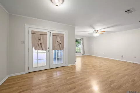 Living - 35013 J W Hall Rd, Walker, LA 70785 photo 2 of 4