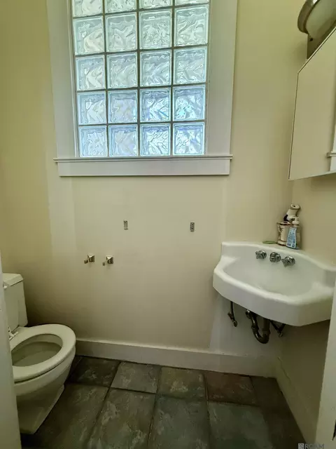 Bath - 503 Madison St, Natchez, MS 39120 photo 2 of 2