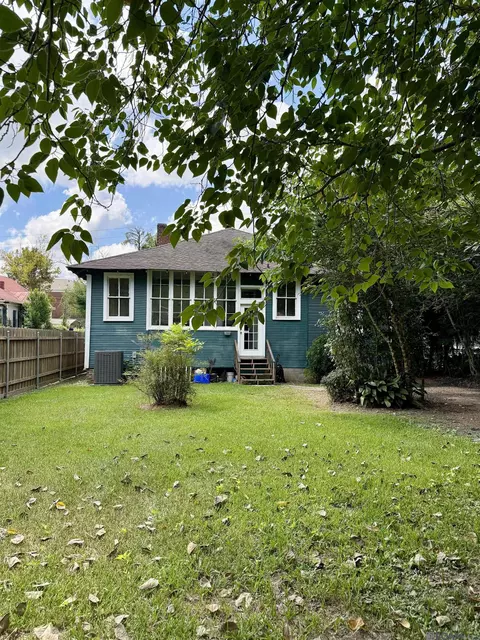 Exterior - 503 Madison St, Natchez, MS 39120 photo 4 of 8