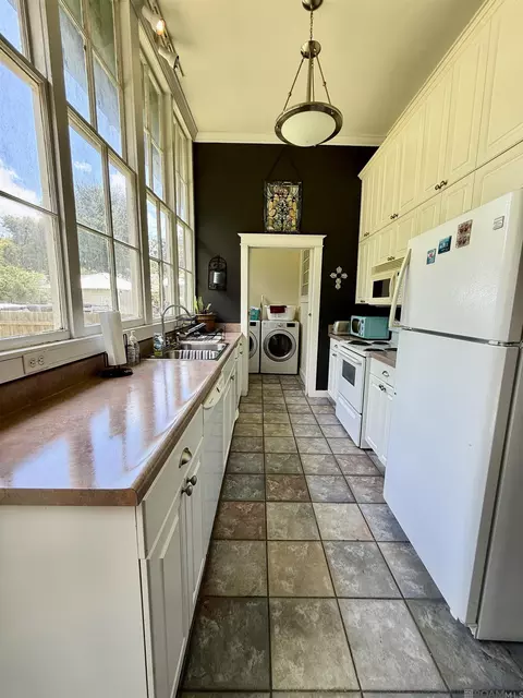 Kitchen - 503 Madison St, Natchez, MS 39120 photo 2 of 2