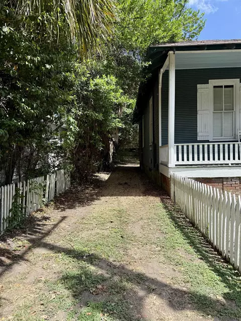 Exterior - 503 Madison St, Natchez, MS 39120 photo 7 of 8